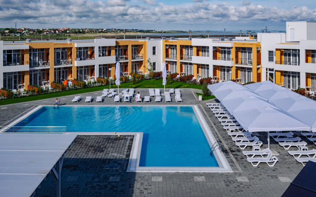 LetooteL Blagoveschenskaya Hotel