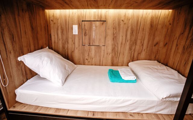 Capsule O2 Hostel