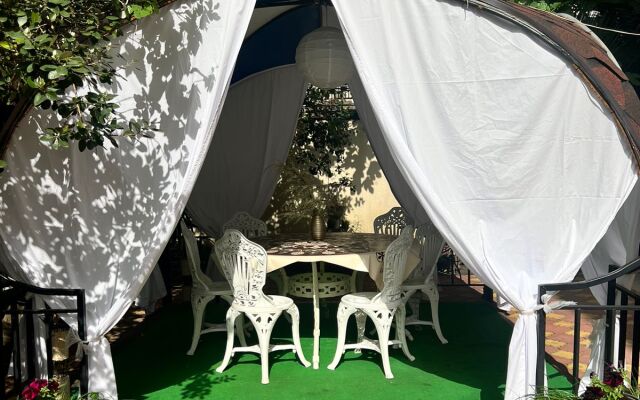 L' Etual Guest House