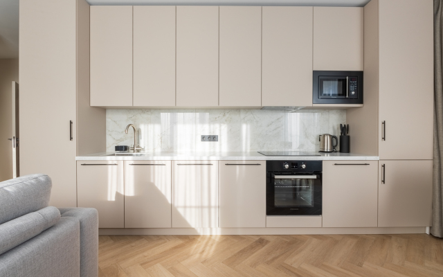 Апартаменты трехкомнатные с дизайнерским ремонтом