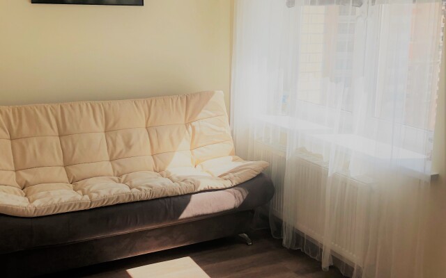 Uyutnaya Kvartira V Kudrovo Flat