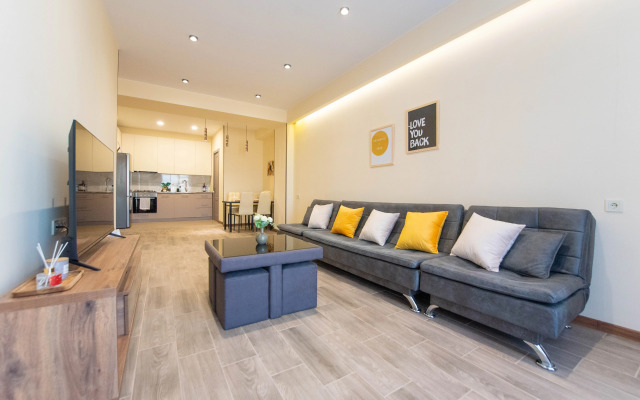 S Vidom na Reku i Gorod Apartments