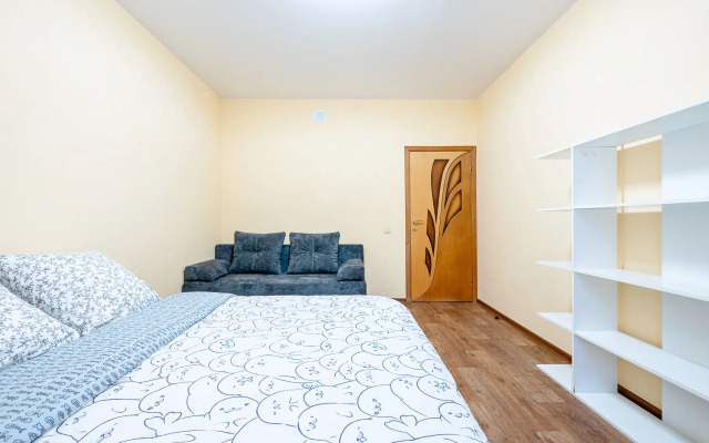 Bukharestskaya 118k3 Bol'shiye Apartments