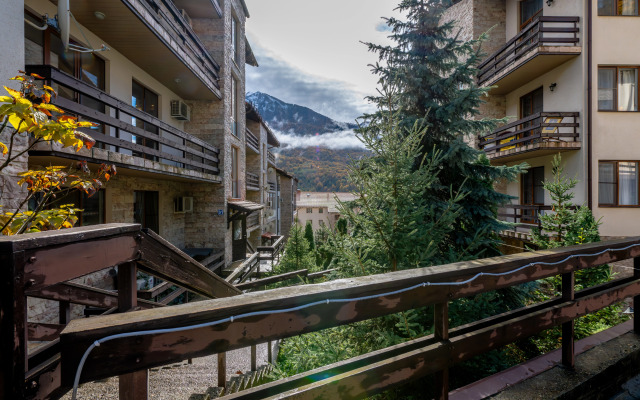 Oplot - Uluchshennye s balkonom 2 Apartments