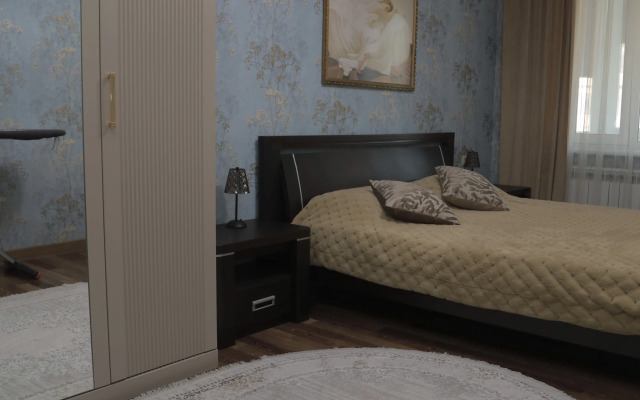 Kavkazskaya 18 Flat