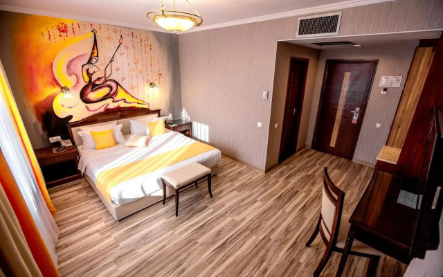 G Empire Hotel