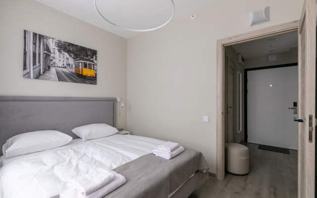 8 Apartment