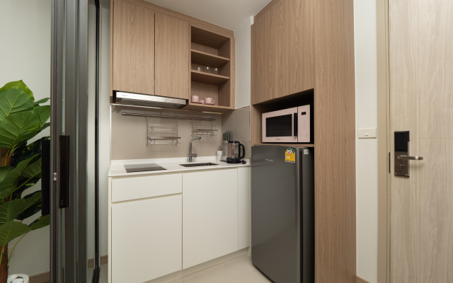 Komfortnye v Laguna Skypark Apartments