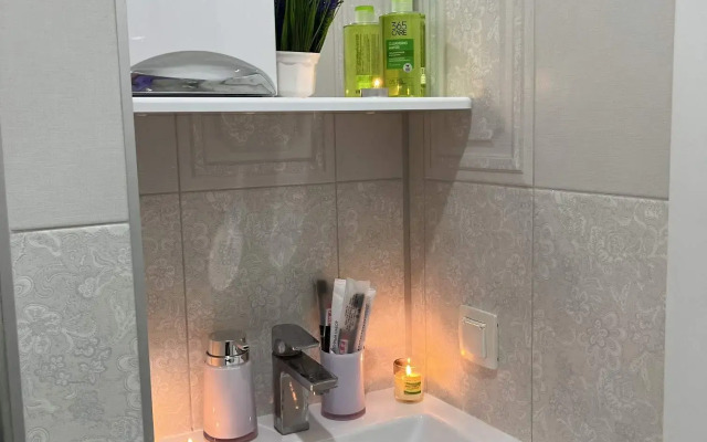 2 Na Bekhtereva 2B Flat