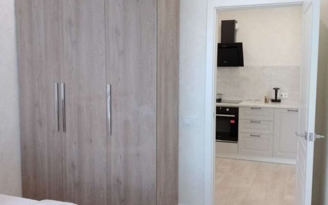 Na Bekhtereva 2B Flat