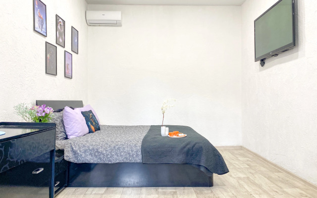 Апартаменты Счастье жить в центре Севастополя с балкончиком