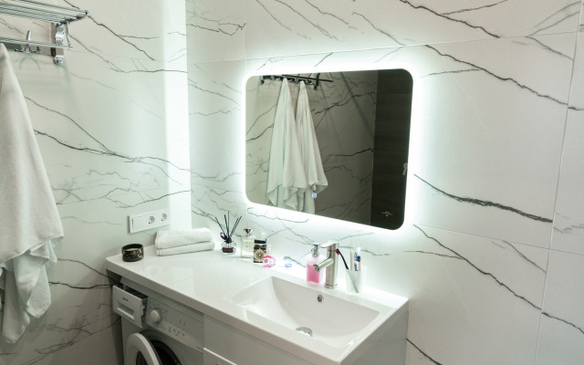 Апартаменты-студия Города 30 кв.м. с двуспальным диваном и панорамными окнами, с 3 по 6 этаж