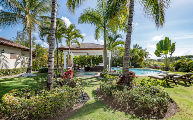 Luxury & Stunning Villa in Cocotal with Pool Villa