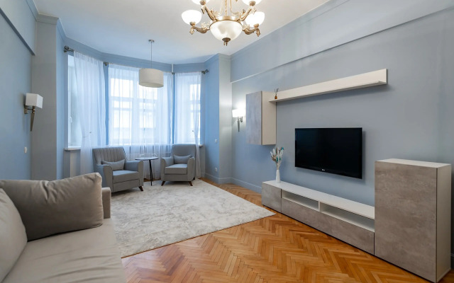 Trekhkomnatnaya Flat