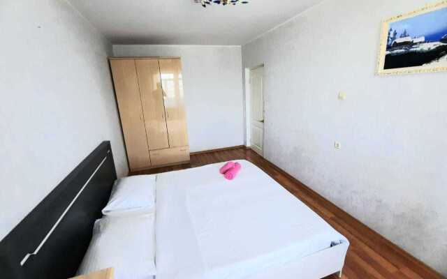 Nazarbaeva 15 Apartments
