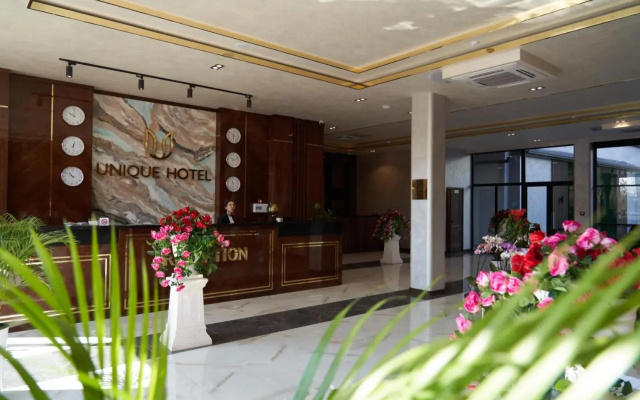 Отель Unique Airport