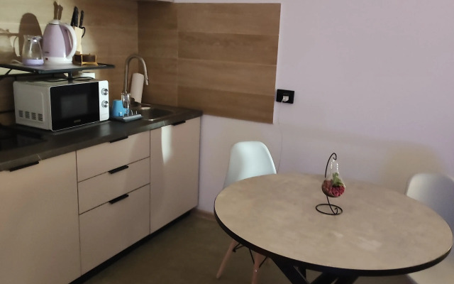 Na Malinovskogo 8 Flat