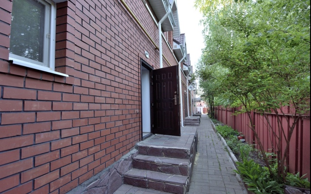 Taunhaus s Mangalom i Terrasoy Private House