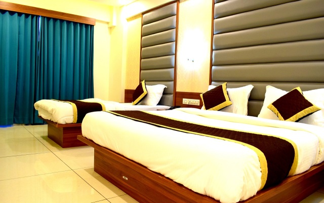 Royal Square by Sky Stays Hotel