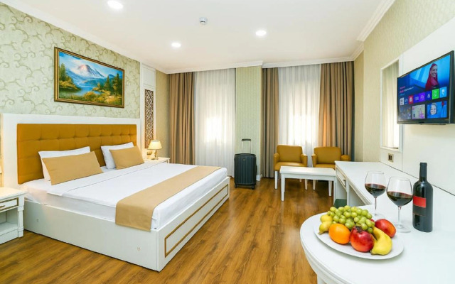Maris Baku Hotel