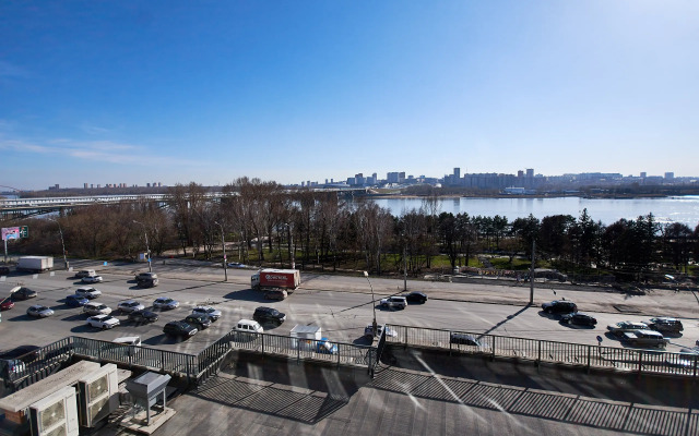 S Vidom Na Ob Inskie Kholmy Apartments