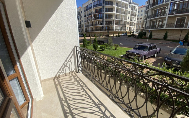 235 V Tsentre Na Pervoy Linii Flat