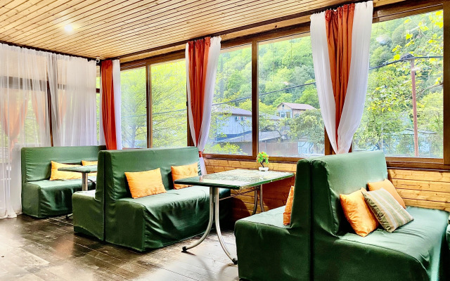 Zhoekvara Hotel
