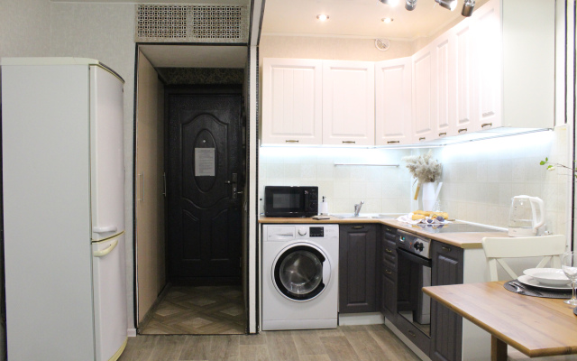 Malen'kaya Dlya Dvoikh Flat