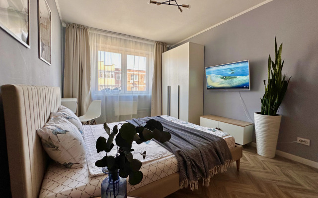Blue Sky Studio Flat