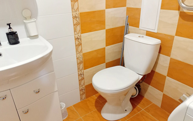 Kirova 120a Oranzhevaya Kvartira Flat