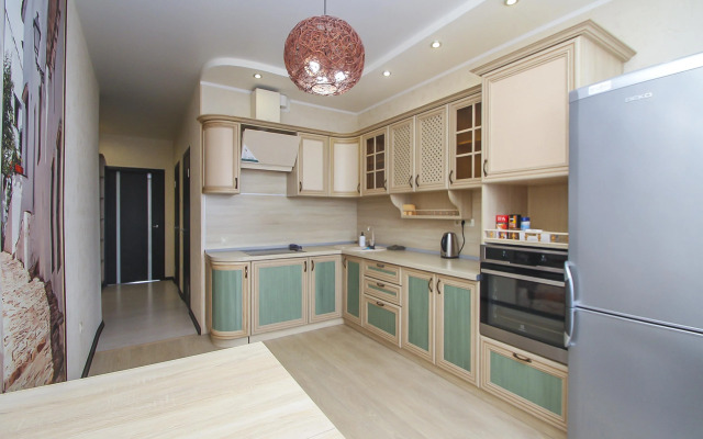 Апартаменты 2 комнатная квартира Крылова 38