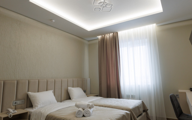 Hotel VS Hotel Hotel