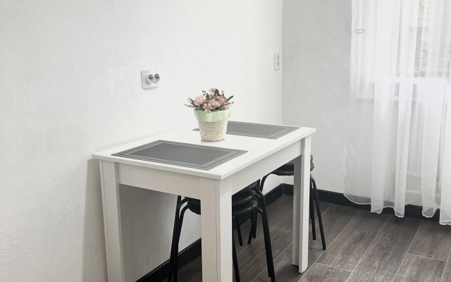 Na Prospekte Ibragimova 61 Flat