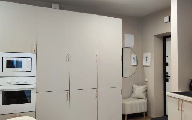 Dizaynerskaya dvushka u morya Flat