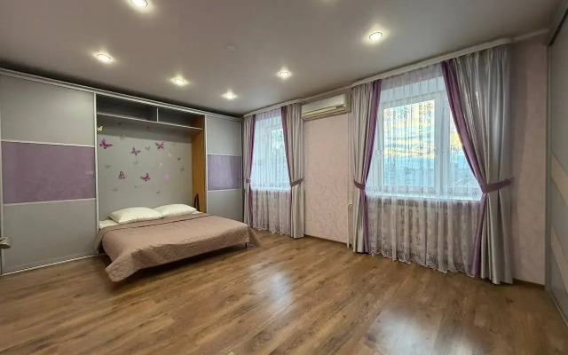 Квартира Двухкомнатная в центре