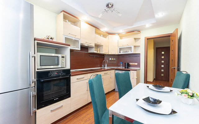 Апартаменты двухкомнатные  на Мещерском бульваре 3/3 .м.Cтрелка. Сова-Дом