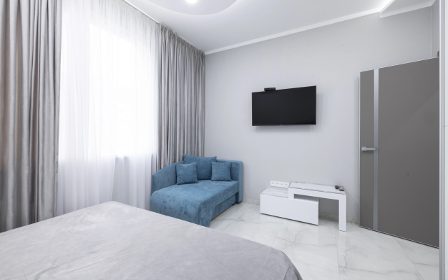 U Aeroporta Luks Apartaments