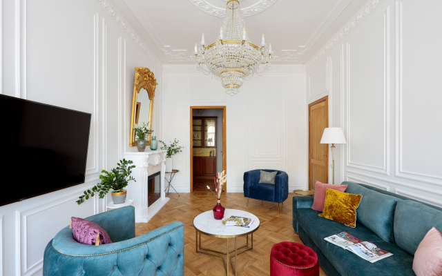 Апартаменты Minin Apartments с видом на Александринский Театр 130 кв.м.