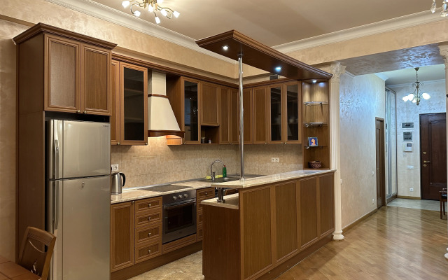 2-K v Novostroyke, Ulitsa Arama, Di482 Flat