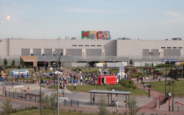 U Tyomycha Mega Dybenko Flat