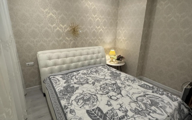 Komfort na prospekte Yamasheva 35 Apartments