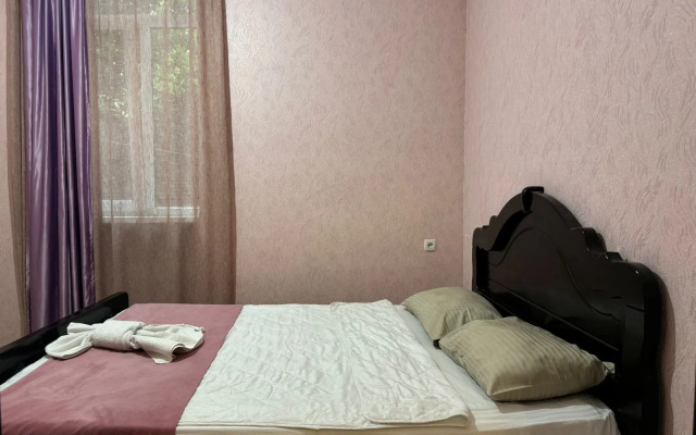 Апартаменты Nana's Apartment With Garden