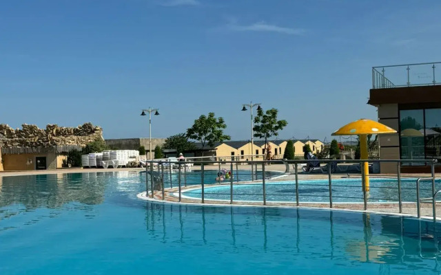 Коттеджи Золотые пески