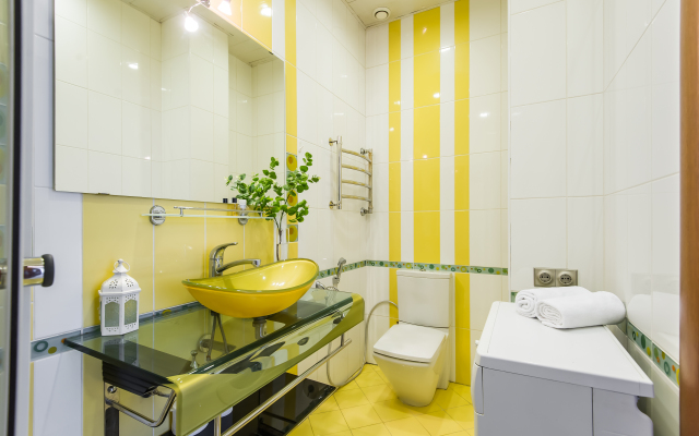 Gm Trekhkomnatnaya U Krasnoy Ploschadi  Apartments
