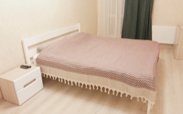 Yevrodvukhkomnatnaya na Revolyutsii 52 B Flat