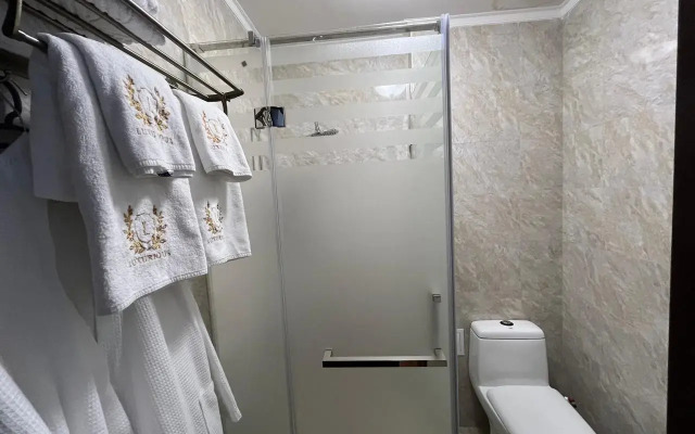 Hotel Luxurious