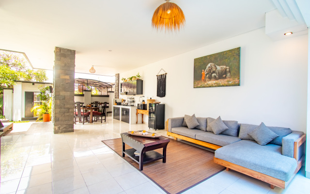 Villa with Amazing Pool and Rooftop Sun Terrace, Villa