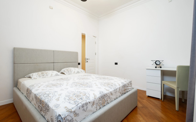 3-K Kvartira na Prospekte Sayat-Novy Flat