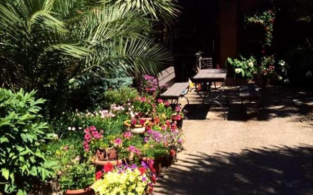 Adrius Guest House