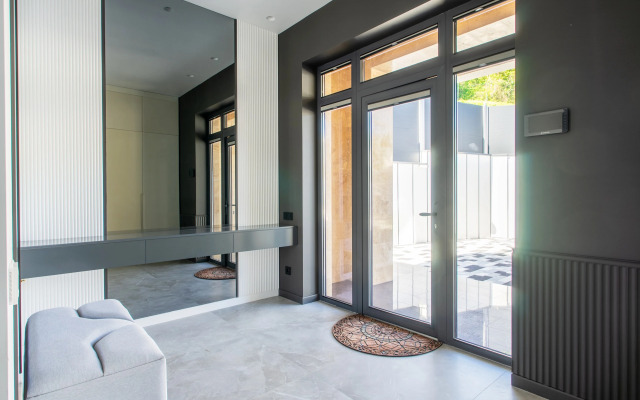 Частный дом 2-х этажный коттедж с дизайнерским ремонтом